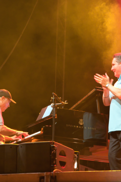 Oscar Hernàndez de Spanish Harlem Orchestra à Tempo Latino 2025